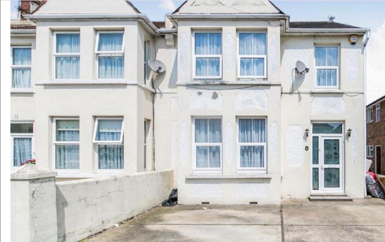Grandeur Holiday Home, With Free Parking Clacton-on-Sea Exterior photo